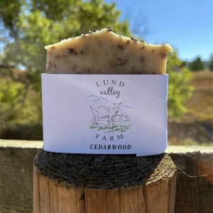Cedarwood Exfoliating with Raspberry Seeds